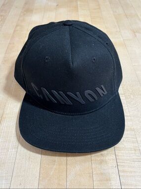 NWOT Canyon Men’s One Size Cycling Black Hat Velcro Closure